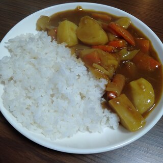 ココナッツオイルでまろやか！肉なしカレーライス